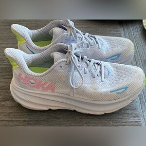 Hoka Women's Clifton 9 Gray Running Sneakers